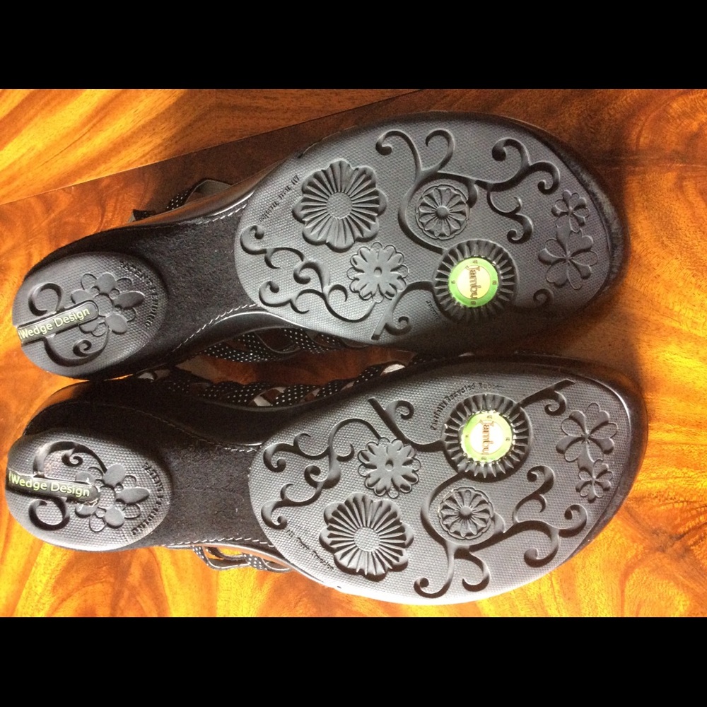 Shoes - Picture 5 of 8